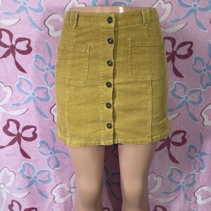 Dotsy's Boutique Mustard Yellow Size Small 6 Button Front Mini Skirt